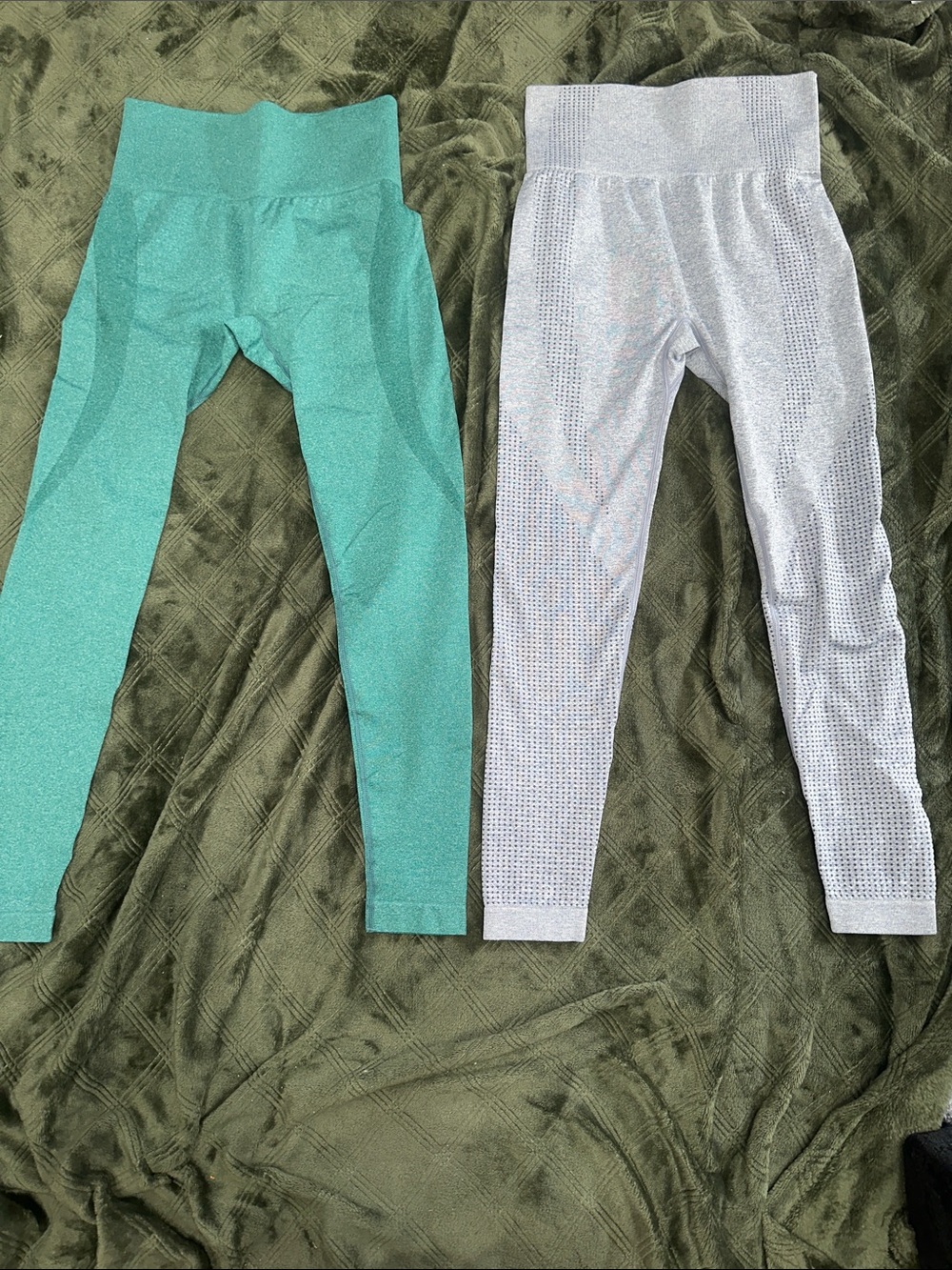 Seamless Aqua & Silver Woman's Leggings Duo - Spandex